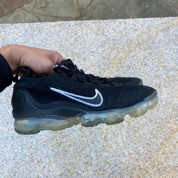 Nike Womens Air VaporMax 2021 FK DC4112-002 Black Sneakers Sz 9.5 Used - Picture 2 of 8